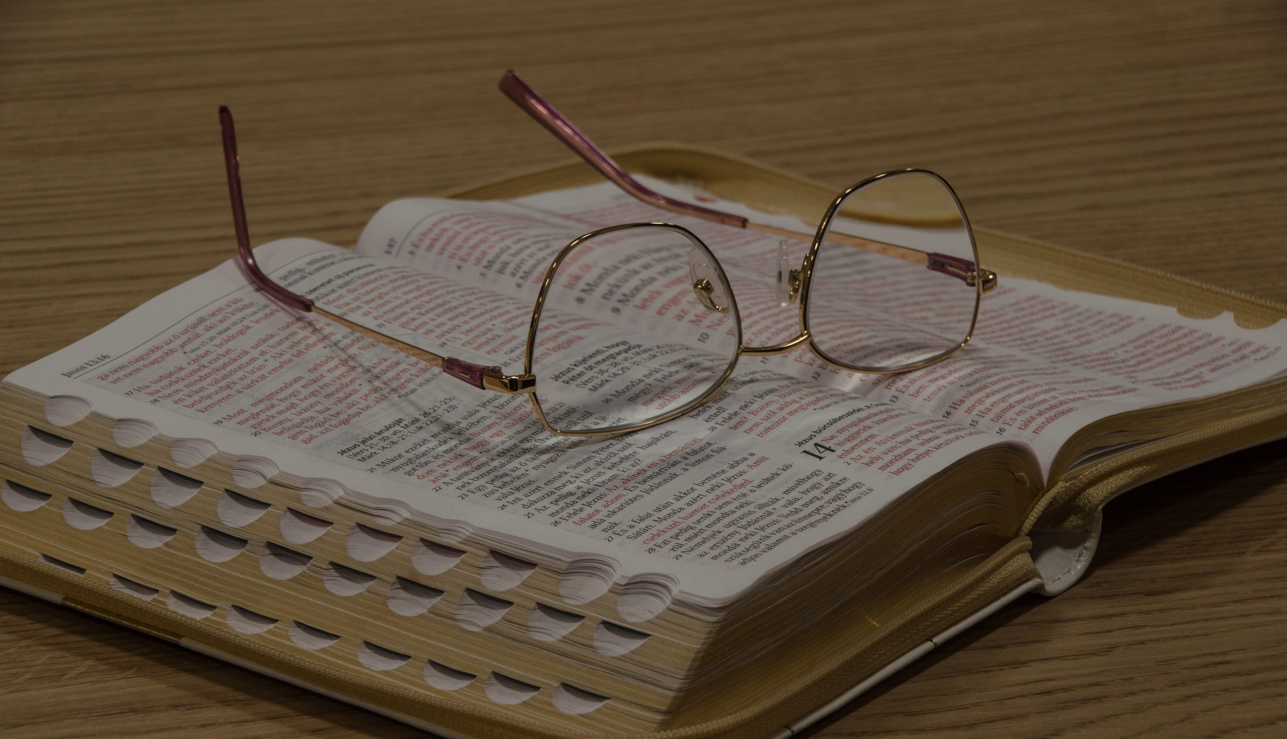 Jób 23,12 – Máté 6,19-21