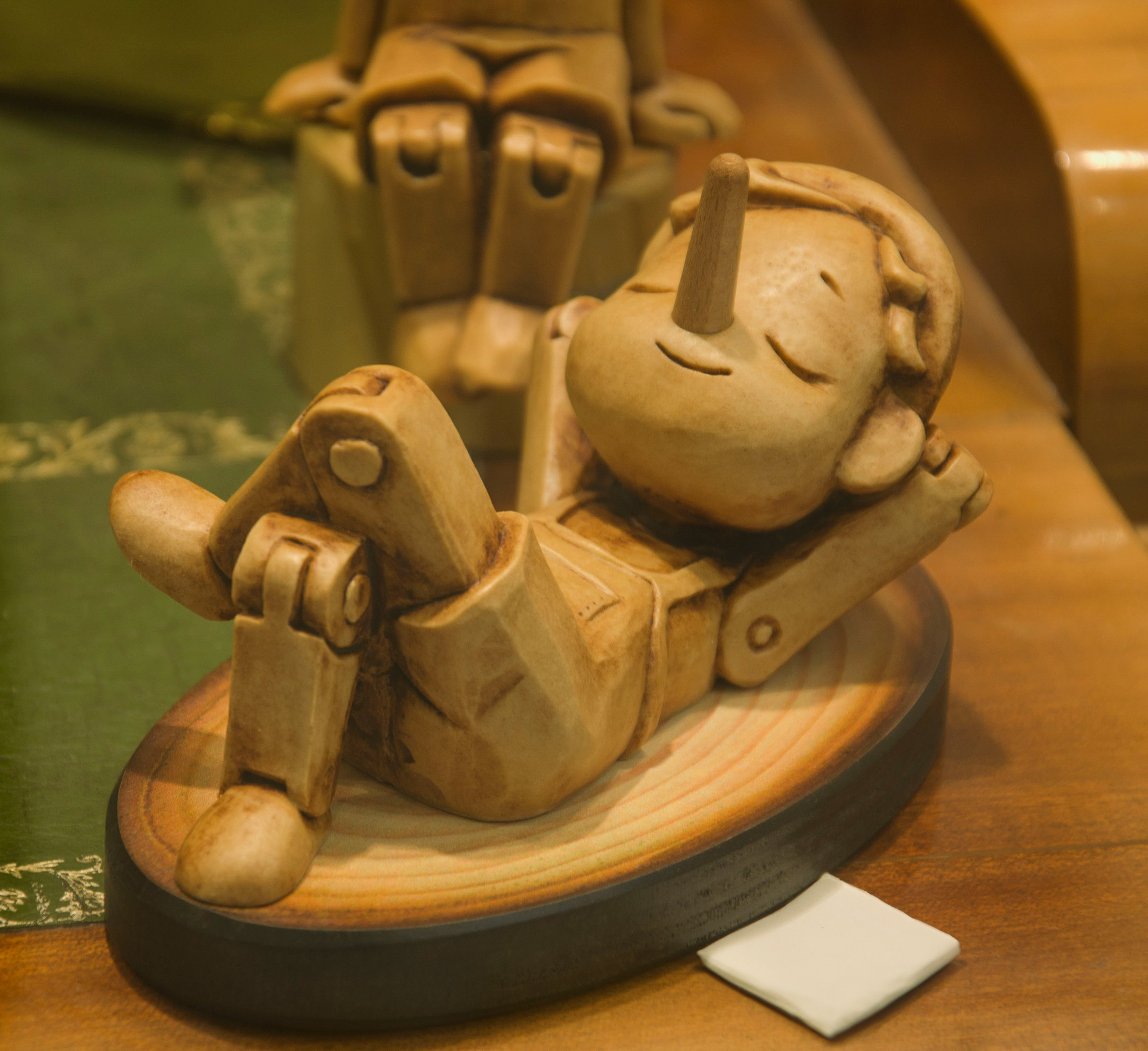 2Thessz 3:7-12; 2Móz 20:8-11  