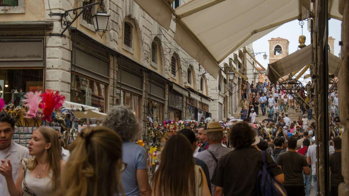 Prédikátor 2: 1–3  