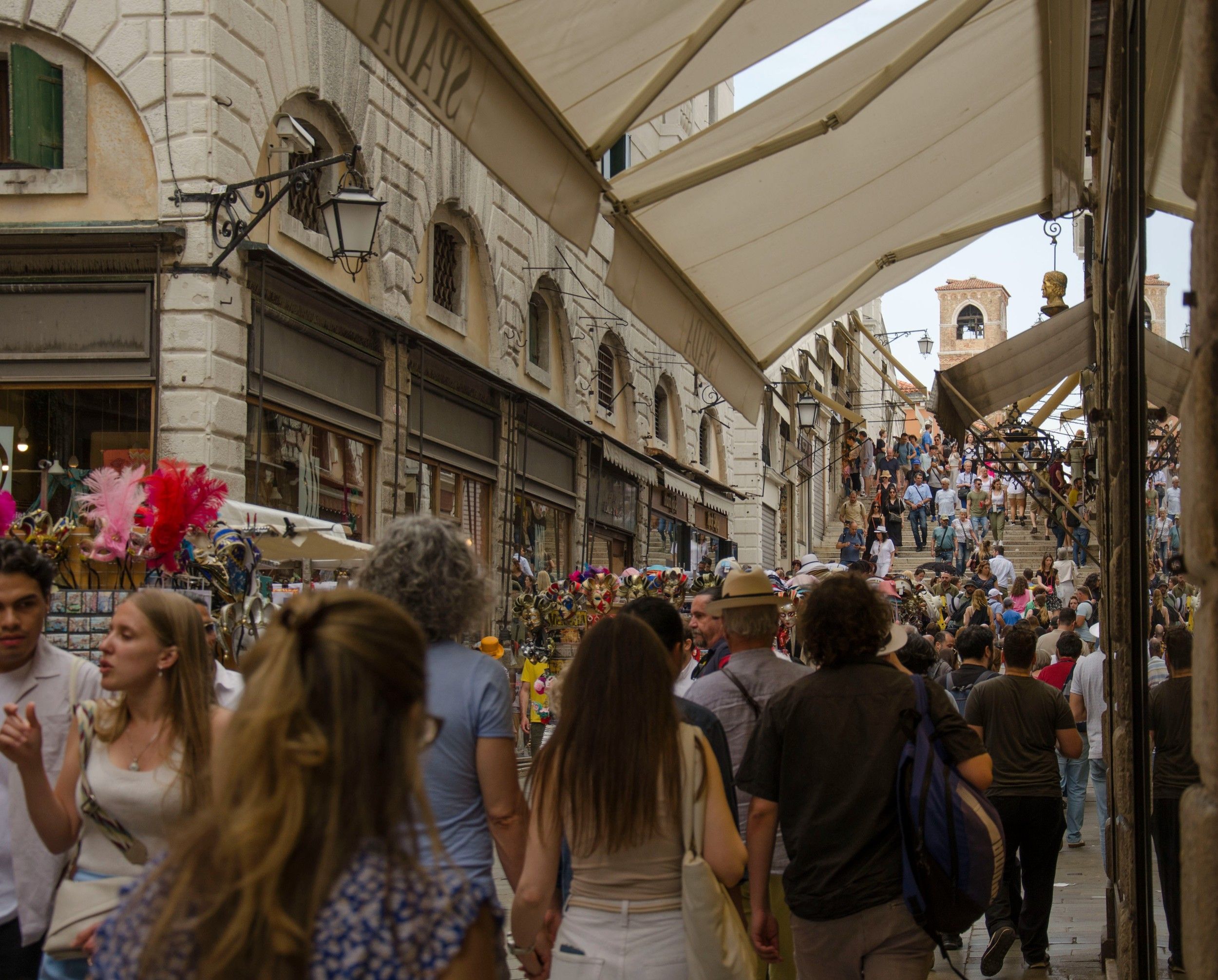 Prédikátor 2: 1–3  